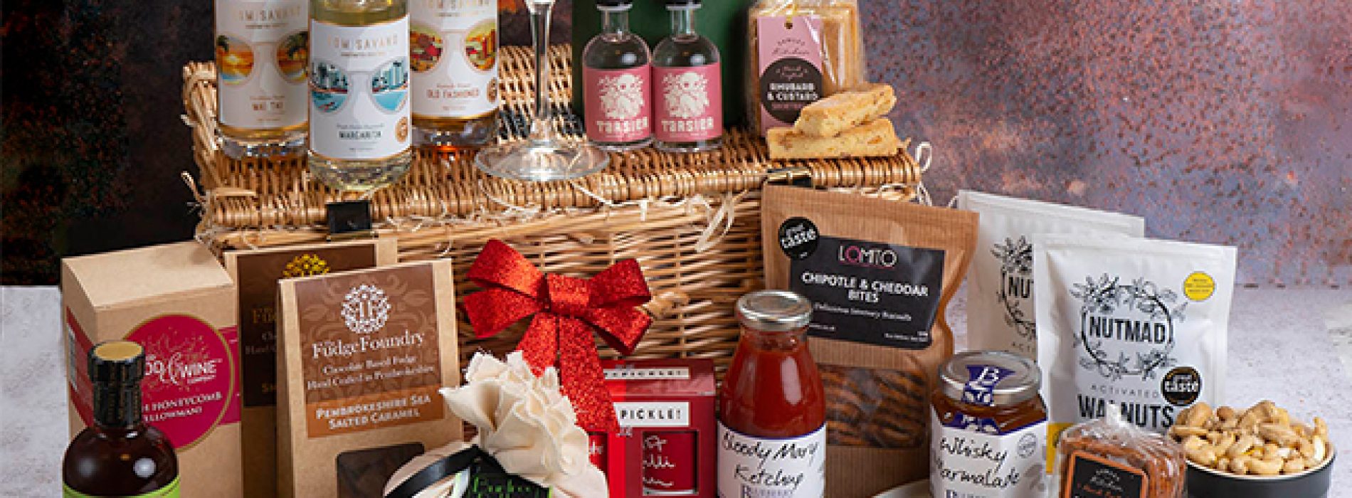 Some Tips For Buying Christmas Hampers For Your Loved Ones